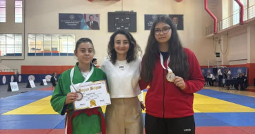 Kütahya Belediyespor, kuraş Türkiye şampiyonası’ndan 2 madalyayla döndü