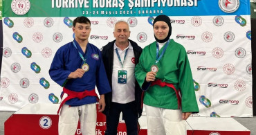 Kütahya Belediyespor Türkiye Kuraş Şampiyonası'nda Zirveye Çıktı