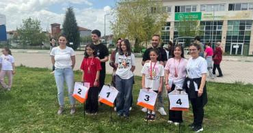 Kütahya'da Aileler El Ele Oryantiring Koştu