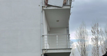 Kütahya'da Balkondan Düşen Alzaymır Hastası Hayatını Kaybetti