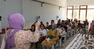 Kütahya’da çocuklar doğal taşların gizemli dünyasını keşfetti