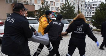 Kütahya'da Coronavirüsten Korkan Kadın İntihar Etti