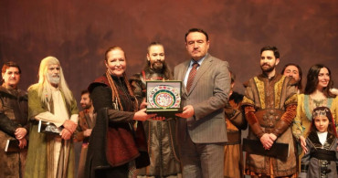 Kütahya'da 'Devlet Ana' Tiyatro Gösterimi