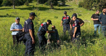 Kütahya’da kaybolan yaşlı adam jandarma ekipleri tarafından sağ olarak bulundu