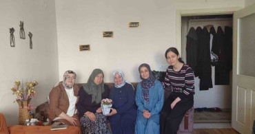 Kütahya'da Öğrencilerden Örnek Davranış: Buldukları Parayı Polise Teslim Etti