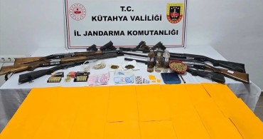 Kütahya'da Uyuşturucu ve Silah Kaçakçılığı Operasyonu: 14 Gözaltı