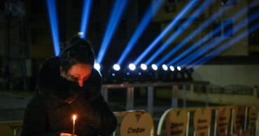 Kuzey Makedonya'da Gece Kulübü Yangınında Hayatını Kaybedenler Anıldı