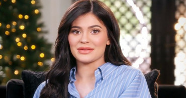 Kylie Jenner Kızının Bebek Arabasıyla Kombin Yaptı