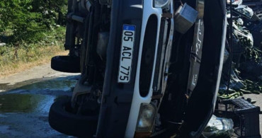 Lastiği patlayan otomobil devrildi: 1 yaralı