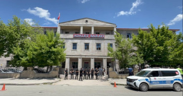 Leyla Aydemir davasında karar açıklandı: Amcaya ağırlaştırılmış müebbet  Ağrı’da 2018 yılında kaybolduktan 18 gün sonra cansız bedeni bulunan 4 yaşındaki Leyla Aydemir’in ölümüne ilişkin yeniden görülen davada mahkeme kararını verdi.  Ağrı 1’inci Ağır Cez