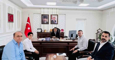 LGS Ağrı şampiyonu Muhammed Yusuf Işık’a Kaymakam Dertlioğlu’ndan anlamlı ödül