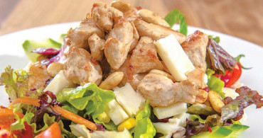 Limon Soslu Bademli Tavuk Nasıl Yapılır? Limon Soslu Bademli Tavuk Tarifi 