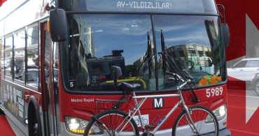 Los Angeles'taki Otobüslerde Türk Futbol Coşkusu