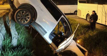 Lüleburgaz'da Kontrolden Çıkan Araç, AVM Otoparkına Uçtu