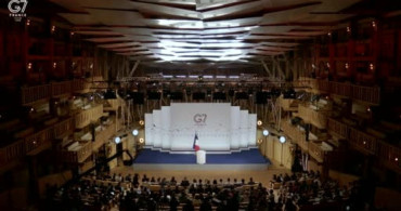 Macron: ABD-İran anlaşması savaşı Hürmüz Boğazı’ndan Lübnan’a kadar her yerde sona erdiriyor
