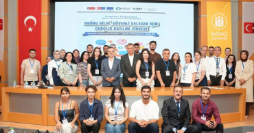 Malatya'da 'Doğru bilgi, güvenli gelecek' zirvesi gerçekleştirildi