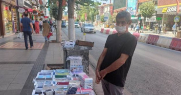 Malatya'da Engelli Baba Tıp Kazanan Çocukları İçin Maske Satıyor