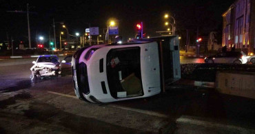 Malatya'da Kamyonet Devrildi: Olay Anı Güvenlik Kamerasında