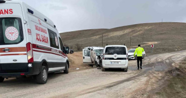 Malatya'da Kaza: İki Araç Çarpıştı, 4 Yaralı