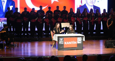 Malatya'da 'Kim Var?' Müzikal Tiyatrosu Sahnelendi