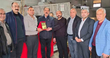 Malatya'da Örnek Dürüstlük: Fırıncı Esnafı Yakup Korkmaz'a Teşekkür Plaketi