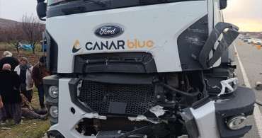 Malatya'da Otomobil ve Kamyon Çarpıştı: 1 Ölü, 1 Yaralı