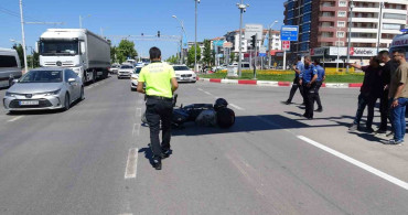 Malatya'da sivil polis aracı ile motosiklet çarpıştı: 1 yaralı
