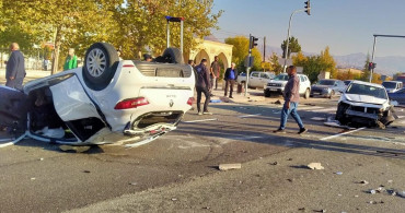 Malatya'da Trafik Kazası: İki Yaralı