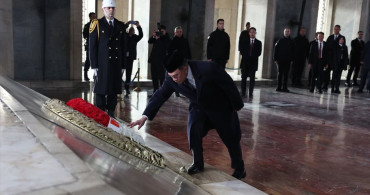 Malezya Başbakanı Enver İbrahim Anıtkabir'i Ziyaret Etti