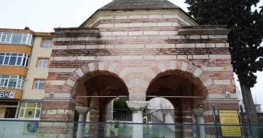 Malkoçoğlu Mehmet Bey Türbesi: Tarihsel İzlerin Bir Araya Geldiği Nokta