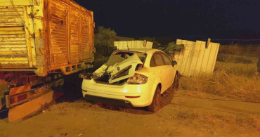 Manavgat’ta kamyona çarpan otomobilin sürücüsü yaralandı
