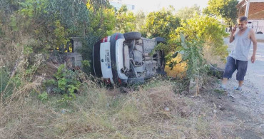 Manavgat'ta otomobil bahçeye uçtu