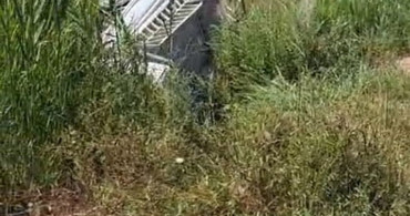 Manavgat'ta sulama kanalına uçan kamyonette 2 kişi yaralandı
