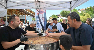 Manisa Büyükşehir’den Alaybey ve Laleli pazarlarında aşure ikramı