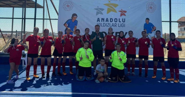 Manisa hokey kız takımı Türkiye şampiyonasına katılma hakkı kazandı