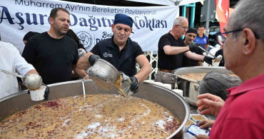 Manisa'da aşure ikramı ile dayanışma geleneği yaşatıldı