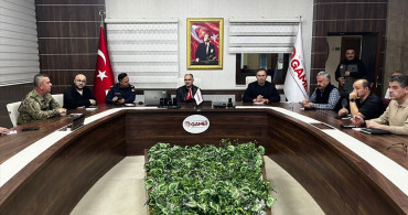 Manisa'da Sındırgı Depremi Sonrası Kriz Merkezi Toplandı