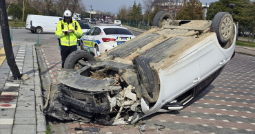 Manisa'da Takla Atan Araçta İki Yaralı