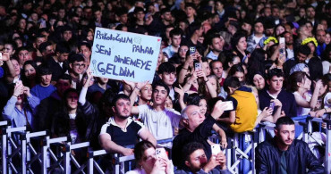 Manisalılar Kibariye'nin Coşkusuyla Buluştu