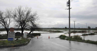 Manisa'nın Salihli İlçesinde Yağış Felaketi: Tarım Arazileri Sular Altında Kaldı