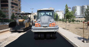 Mardin Büyükşehir Belediyesi, Artuklu'da asfalt çalışmalarına devam ediyor