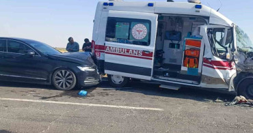 Mardin'de ambulans, tır ve otomobilin karıştığı kazada 3 kişi yaralandı