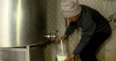Marketlerdeki Fahiş Fiyat Artışına Süt Üreticileri Tepki Gösterdi: Bizden 3 Liraya Alıyorlar