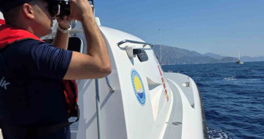 Marmaris açıklarında batan göçmen botunda kayıp 2 kişiyi arama çalışmaları sürüyor