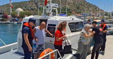 Marmaris açıklarında teknede rahatsızlanan vatandaşa tıbbi tahliye