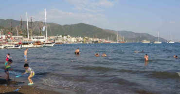 Marmaris sahillerinde yaz tatili yoğunluğu başladı