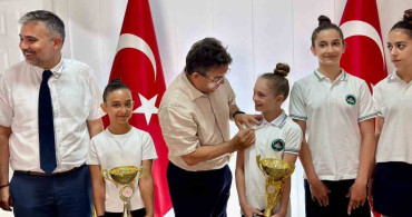 Marmaris'in Şampiyon Jimnastikçileri Kaymakam Kaya'nın Misafiri