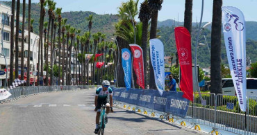 Marmaris'te 15 Temmuz şehitleri anma programı bisiklet yarışı kazananları ödüllerini aldı