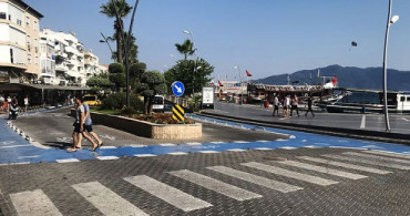 Marmaris'te Yaya Geçidini Kullanmayan Yayalara Para Cezası Kesildi 