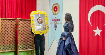 Masallar Sahnede can buldu: Meslek Liselilerden Eğlenceli Gösteri